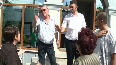 Protest din cauza shaormeriei, scandal la primărie