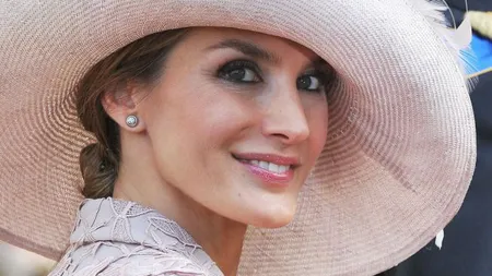 Regina Letizia, într-o rochie cu detalii spectaculoase