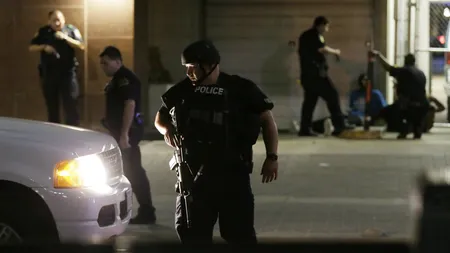 Momentul în care poliţiştii din Dallas au fost împuşcaţi VIDEO ŞOCANT