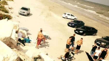 Plaja sălbatică din Corbu, transformată în parcare de un angajat la stat şi de prietenii lui GALERIE FOTO