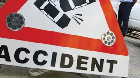 ACCIDENT GRAV în Hunedoara. Un microbuz cu tineri fotbalişti şi o dubiţă s-au ciocnit. TRAFICUL PE DN7 a fost reluat VIDEO