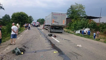 ACCIDENT MORTAL în Iaşi. Au fost implicate trei maşini şi un TIR