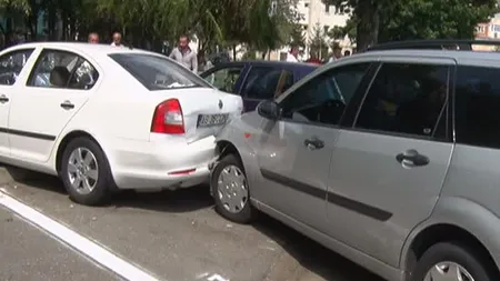 Un poliţist din Piteşti s-a urcat beat la volan şi a avariat o maşină parcată