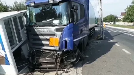 Accident de TIR, provocat de un şofer care a adormit la volan