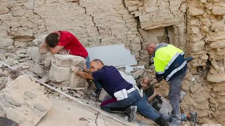 Cutremurul din Italia. Poveşti şi imagini CUTREMURĂTOARE ale supravieţuitorilor tragediei. Casele au devenit morminte FOTO şi VIDEO
