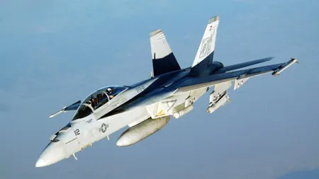 Avion militar, dat dispărut în Elveţia. Există indicii că s-ar fi prăbuşit