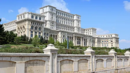 Primarul Sectorului 5 vrea să dea jos gardul Parlamentului, dar nu poate din cauza Catedralei Neamului