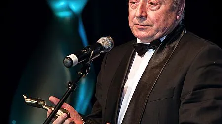 Sicriul cu trupul neînsufleţit al actorului Marin Moraru a fost depus la Biserica Sf. Gheorghe Nou