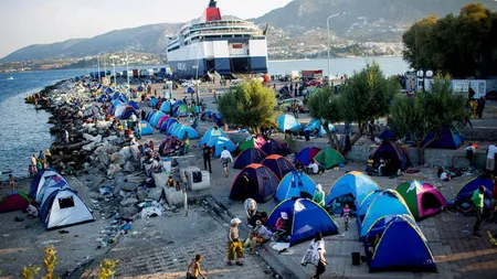 Taberele refugiaţilor de pe insulele greceşti au început să se aglomereze din nou după puciul eşuat din Turcia