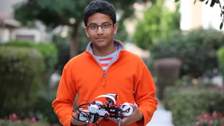 Un adolescent de 15 ani a creat o aplicaţie pentru a-i ajuta pe nevăzători să navigheze pe internet