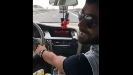 Inconştienţă maximă: Un şofer pleacă de la volan în timp ce conduce pe autostradă VIDEO