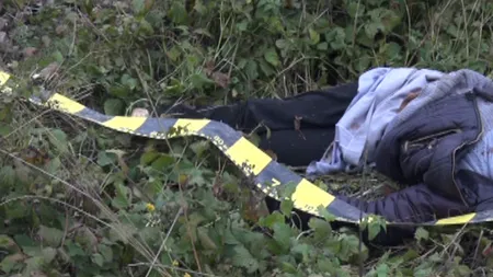 Tragedie în Iaşi. Un bărbat, spulberat de un tren pentru că asculta muzică în căşti