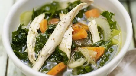 Supă de pui. Reţeta lui Jamie Oliver