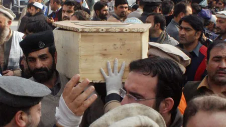 Protest al avocaţilor pakistanezi faţă de un atentat sinucigaş care le-a decimat colegii