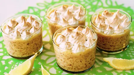 Desertul zilei: Tiramisu la pahar cu bezele