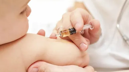 Ministerul Sănătăţii reziliază contractul cu Polisano şi va cumpăra 120.000 de doze de vaccin hexavalent în regim de urgenţă