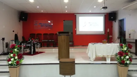 Un politician a declanşat un scandal în numele religiei. Vrea biserică pe aeroport