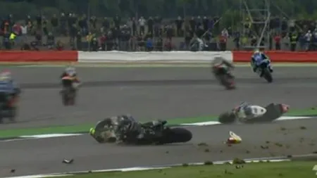 Accident spectaculos în MotoGP. Sportivii au scăpat ca prin minune cu viaţă VIDEO