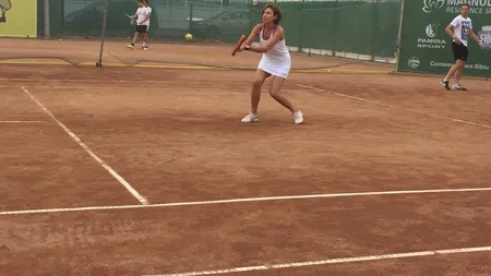 Carmen Iohannis a jucat tenis într-un meci demonstrativ la Sibiu FOTO şi VIDEO