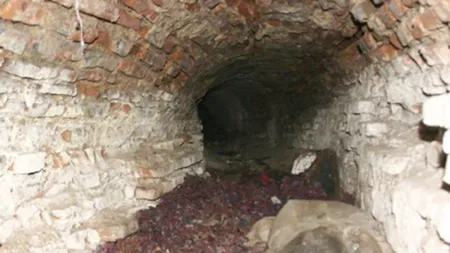 Catacombele din Centrul Vechi vor deveni atracţie turistică. Cât costă proiectul