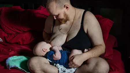 O femeie a dat naştere unui copil căruia îi va fi TATĂ. Care este explicaţia
