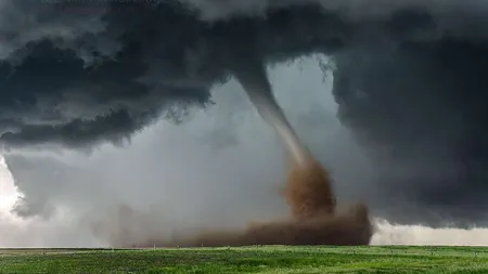 Cel puţin 15 morţi şi zeci de răniţi în urma unor tornade produse în Statele Unite