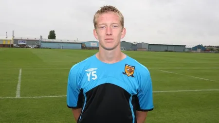 TRAGEDIE şi în Anglia. Un fotbalist de 26 de ani a făcut infarct şi a murit PE TEREN