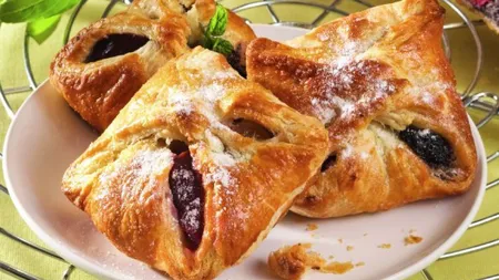 Desertul Zilei: Pacheţele cu gem de prune