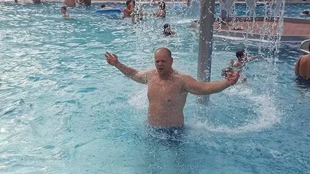 Interlopul care a bătut o salvamontistă se pune cu Poliţia. Gestul sfidător făcut de individ