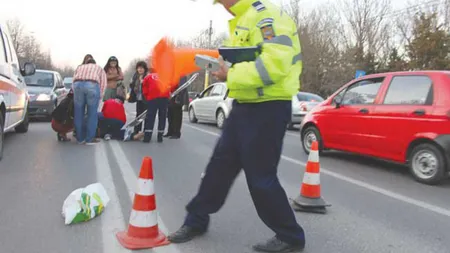 ACCIDENT MORTAL pe DN2A: Un elev a fost lovit de două maşini. Circulaţia, ÎNTRERUPTĂ între Urziceni-Slobozia UPDATE