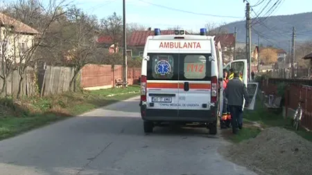 Bărbat bătut cu sapa de soţie şi de fiica vitregă