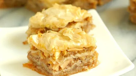 Desertul zilei: Baclava cu mere şi nuci