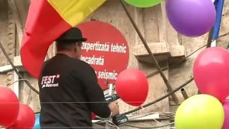 Teatrul Nottara s-a redeschis. Bulina roşie de pe clădire a fost dată jos