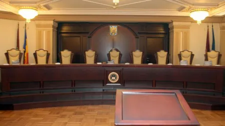Curtea Constituţională discută pe 26 octombrie sesizările Guvernului şi PNL referitoare la doctorate