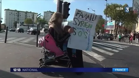 Cerşetorii români din Paris se dau drept refugiaţi sirieni