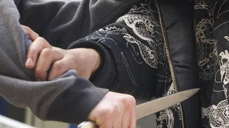 Oameni înjunghiaţi în centrul Sibiului. Atacatorul a fost internat la psihiatrie