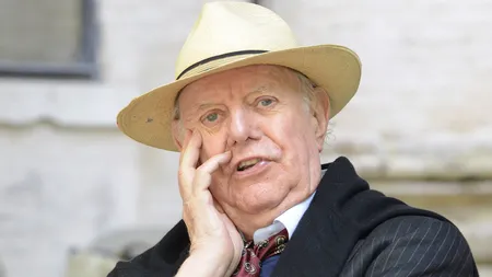 Ultim omagiu adus lui Dario Fo, laureat al premiului Nobel: Mii de oameni cântă pe străzile din Milano
