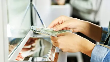 138 de români au depozite de peste 10 milioane lei fiecare. Câţi români au economii ţinute în bancă