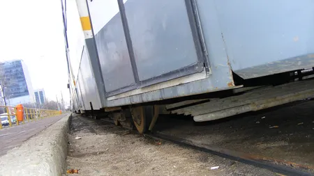 Circulaţia pe patru linii de tramvai din Capitală, blocată din cauza unui şofer