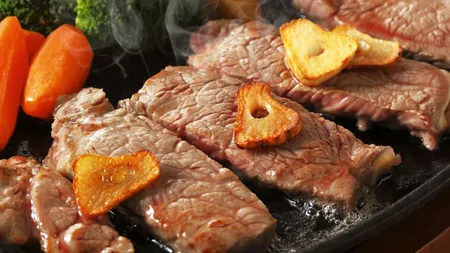 Friptură de vită cu morcovi şi mentă, reţetă delicioasă de toamnă