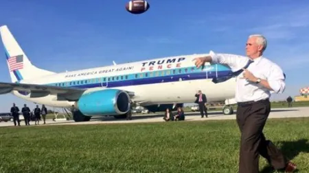 Avionul candidatului republican la vicepreşedinţia SUA a ieşit de pe pista aeropotului din New York din cauza unei furtuni