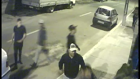Interlopii s-au dezlănţuit la Constanţa. Bătaie cu săbii şi topoare surprinsă de camerele de supraveghere VIDEO
