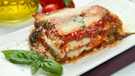 Cea mai simplă lasagna cu vinete. Reţeta lui Jamie Oliver