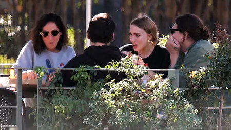 Fiica lui Johnny Depp, semne obscene pe stradă