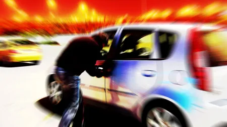 Femeie răpită DIN GREŞEALĂ, după ce maşina în care se afla a fost furată