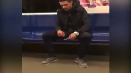 Scene revoltătoare în metrou. Un tânăr fumează şi ameninţă călătorii, sub ochii agenţilor de pază VIDEO