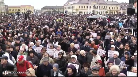 Mii de persoane au participat la un miting pentru susţinerea familiei tradiţionale. Participanţii au cerut modificarea Constituţiei