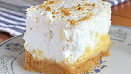 Desertul Zilei: Prăjitură cu ananas şi frişcă