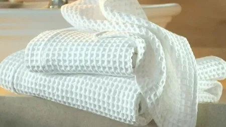 Trucul pe care trebuie să-l ştii: cum să-ţi albeşti imediat prosoapele
