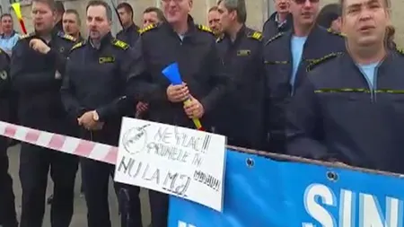 Angajaţii din penitenciare continuă protestele. Oamenii sunt nemulţumiţi de salarii şi condiţiile de muncă